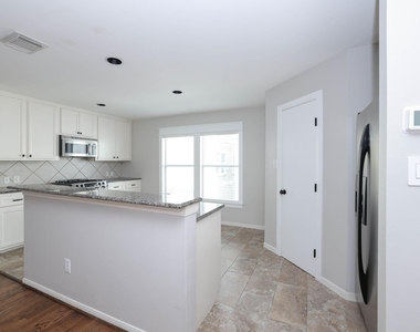 1728 Bevis Street - Photo Thumbnail 6