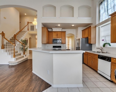 13315 Georgetown Drive - Photo Thumbnail 9