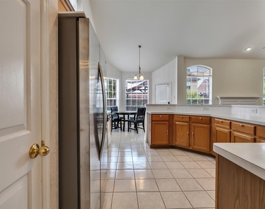 13315 Georgetown Drive - Photo Thumbnail 7