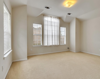 13315 Georgetown Drive - Photo Thumbnail 21