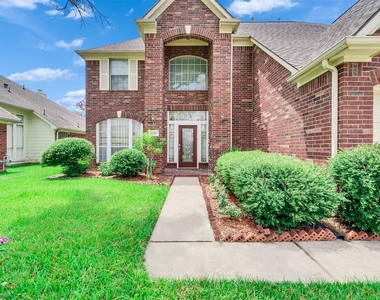 13315 Georgetown Drive - Photo Thumbnail 4