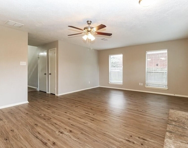 1918 Hunnington Drive - Photo Thumbnail 1