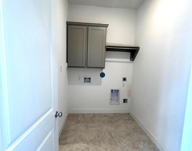 9834 Violet Landing Lane - Photo Thumbnail 12