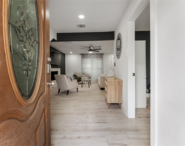 9919 Golden Sunshine Drive - Photo Thumbnail 2