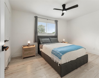 9919 Golden Sunshine Drive - Photo Thumbnail 16