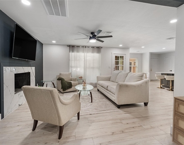 9919 Golden Sunshine Drive - Photo Thumbnail 8