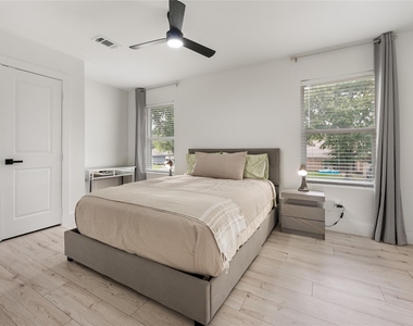 9919 Golden Sunshine Drive - Photo Thumbnail 17