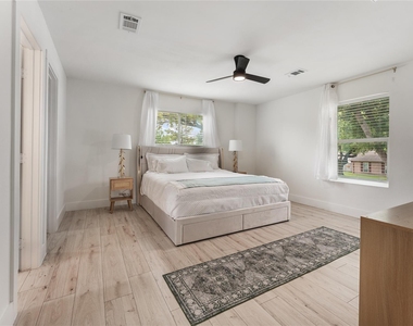 9919 Golden Sunshine Drive - Photo Thumbnail 14