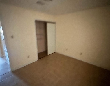 7411 Creekfield Drive - Photo Thumbnail 16