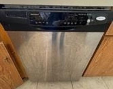 7411 Creekfield Drive - Photo Thumbnail 9