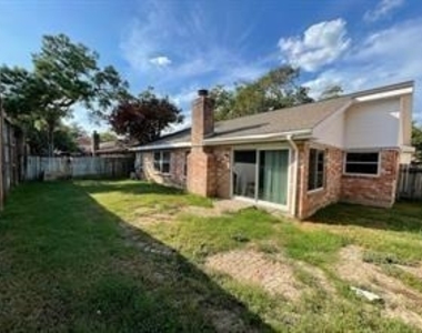 7411 Creekfield Drive - Photo Thumbnail 18