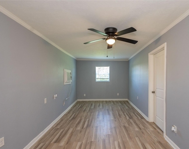 1840 Ollie Street - Photo Thumbnail 3