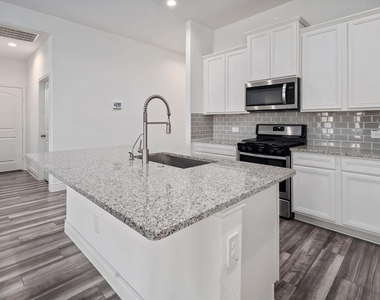1539 Oakdale Crest Road - Photo Thumbnail 8