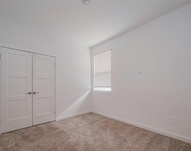 133 Aurora Springs - Photo Thumbnail 17