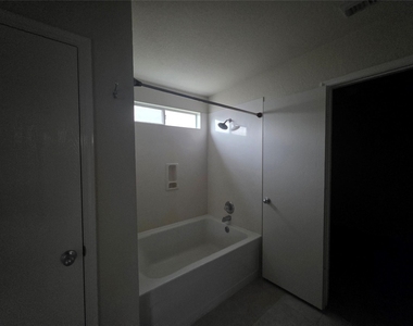 15515 Bartlett Pear Court - Photo Thumbnail 7