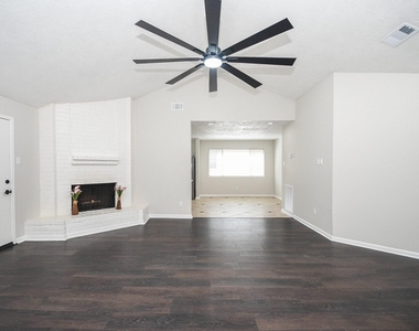 6906 Grant Drive - Photo Thumbnail 2