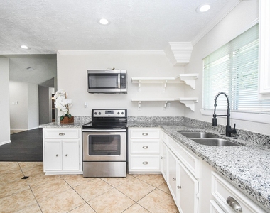 6906 Grant Drive - Photo Thumbnail 10