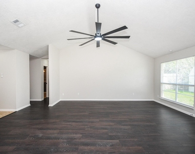 6906 Grant Drive - Photo Thumbnail 5