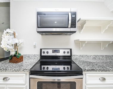 6906 Grant Drive - Photo Thumbnail 11