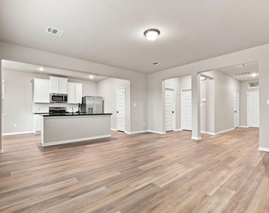 18518 Karlynn Street - Photo Thumbnail 6