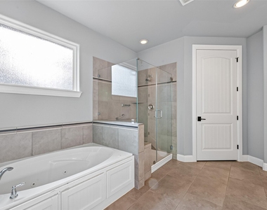 4727 Lake Village Drive - Photo Thumbnail 17