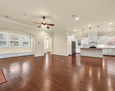 4727 Lake Village Drive - Photo Thumbnail 12