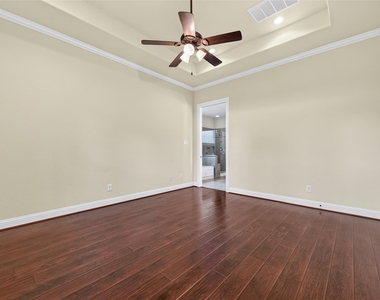 4727 Lake Village Drive - Photo Thumbnail 15