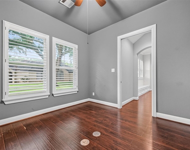 4727 Lake Village Drive - Photo Thumbnail 22