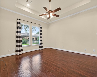 4727 Lake Village Drive - Photo Thumbnail 14