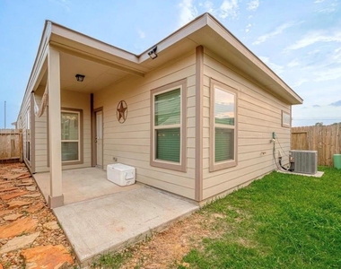 6409 Hollock Meadows Lane - Photo Thumbnail 9
