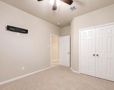 6409 Hollock Meadows Lane - Photo Thumbnail 12