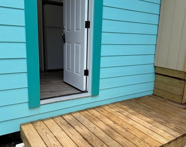 324 E Wilkins Street - Photo Thumbnail 12