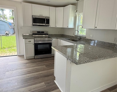 324 E Wilkins Street - Photo Thumbnail 8