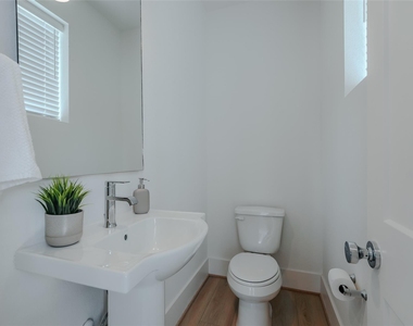 862 Paul Quinn Street - Photo Thumbnail 33