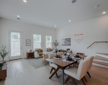 862 Paul Quinn Street - Photo Thumbnail 5