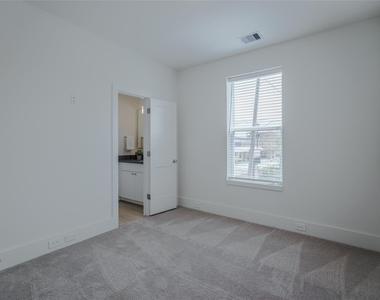 862 Paul Quinn Street - Photo Thumbnail 27