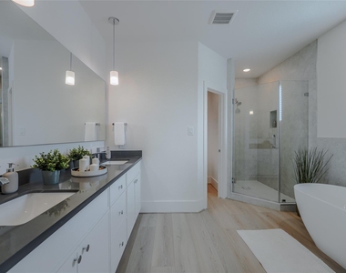 862 Paul Quinn Street - Photo Thumbnail 24