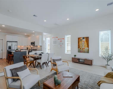862 Paul Quinn Street - Photo Thumbnail 16