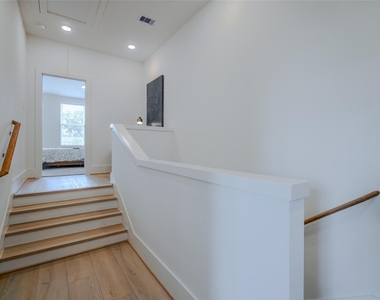 862 Paul Quinn Street - Photo Thumbnail 19