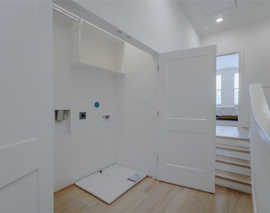 862 Paul Quinn Street - Photo Thumbnail 32