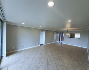 2210 Dorrington Street - Photo Thumbnail 2