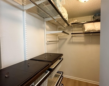 2120 El Paseo Street - Photo Thumbnail 7