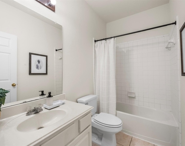 9211 Memorial Hills Drive - Photo Thumbnail 21