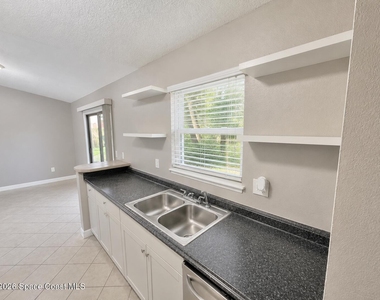 5925 Clearfield Avenue - Photo Thumbnail 12