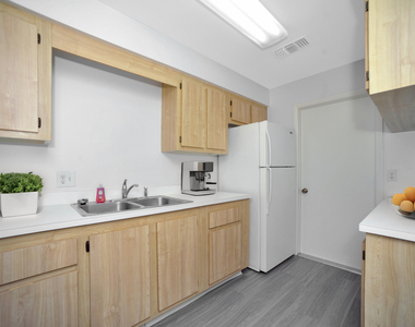 1354 Westover Street - Photo Thumbnail 3