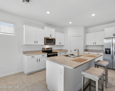 830 Remington Green Drive Se - Photo Thumbnail 7