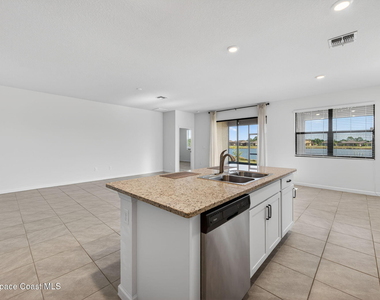 830 Remington Green Drive Se - Photo Thumbnail 6