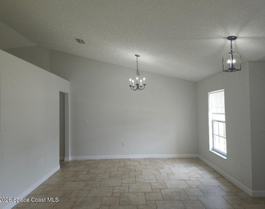 842 Aruba Avenue Se - Photo Thumbnail 2