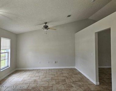 842 Aruba Avenue Se - Photo Thumbnail 1