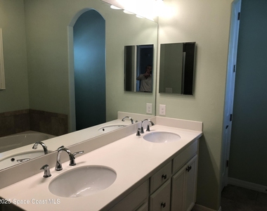 3225 Sedge Drive - Photo Thumbnail 5
